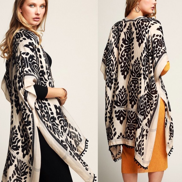 Boho chic printed kimono with mini pom pom trim - Picture 7 of 8